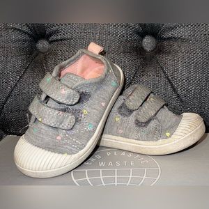 Cat & Jack Baby Infant Girl Velcro Gray Polka Dots Size 5